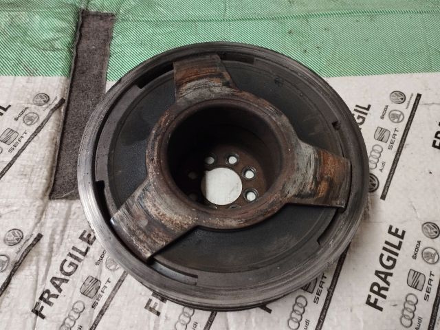 bontott SKODA SUPERB I Főtengely Szíjtárcsa