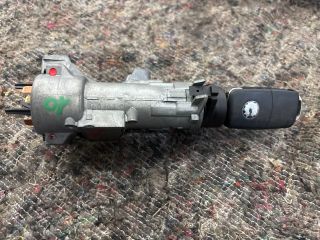 bontott SKODA SUPERB I Gyújtáskapcsoló Házzal