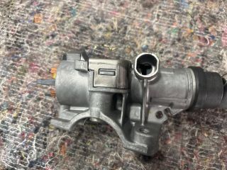 bontott SKODA SUPERB I Gyújtáskapcsoló Házzal