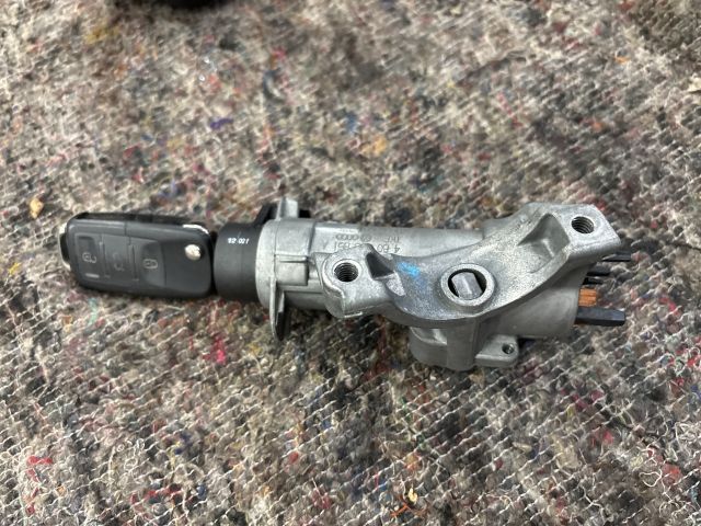 bontott SKODA SUPERB I Gyújtáskapcsoló Házzal