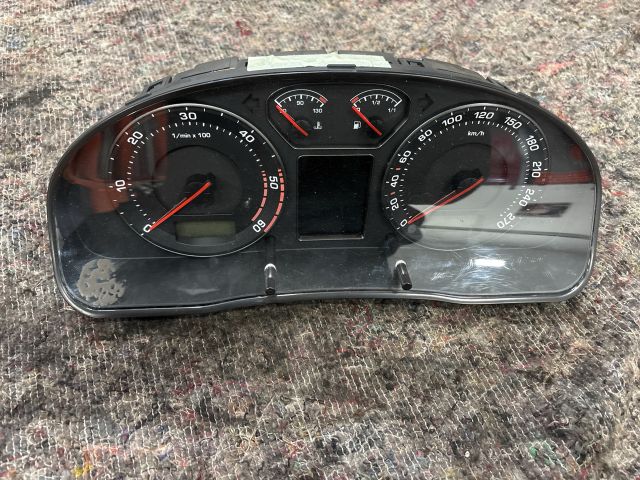 bontott SKODA SUPERB I Kilométeróra