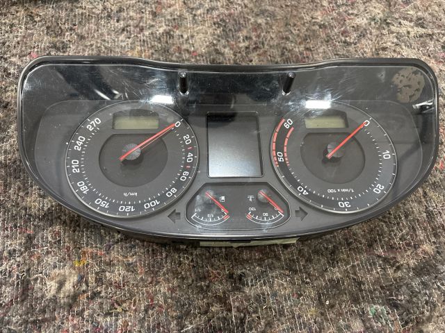 bontott SKODA SUPERB I Kilométeróra