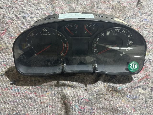 bontott SKODA SUPERB I Kilométeróra