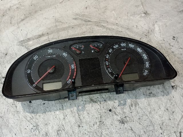 bontott SKODA SUPERB I Kilométeróra