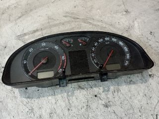 bontott SKODA SUPERB I Kilométeróra