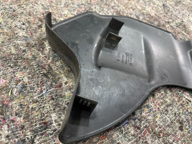 bontott SKODA SUPERB I Légszűrő Ház Fedél