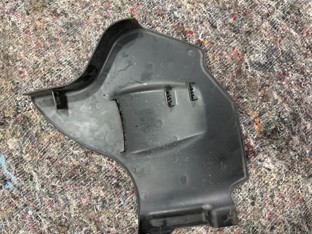 bontott SKODA SUPERB I Légszűrő Ház Fedél