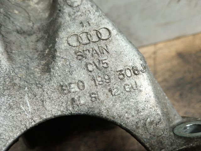 bontott SKODA SUPERB I Motor Tartó Bak (Fém)