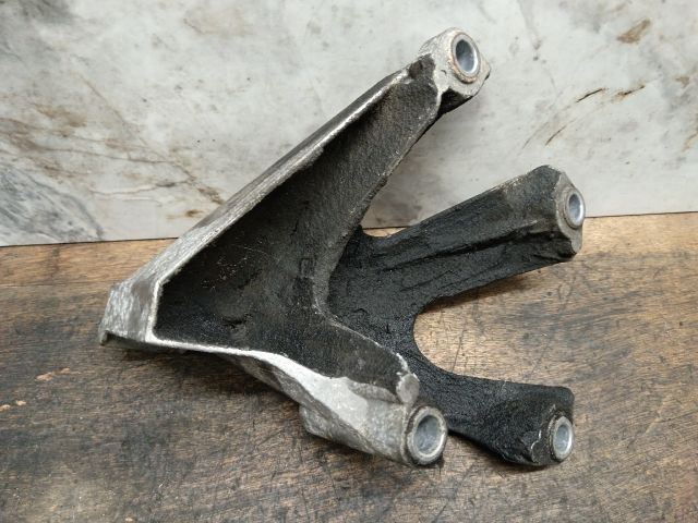 bontott SKODA SUPERB I Motor Tartó Bak (Fém)