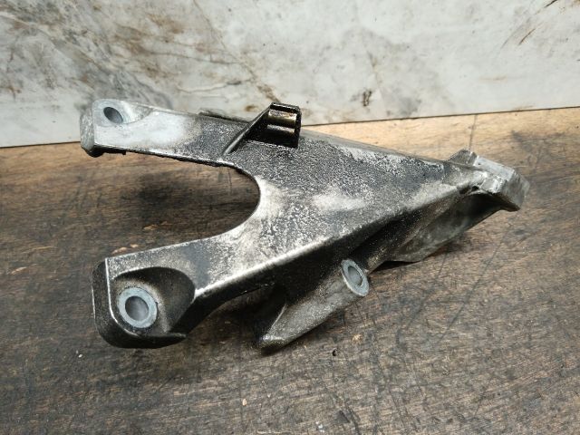 bontott SKODA SUPERB I Motor Tartó Bak (Fém)