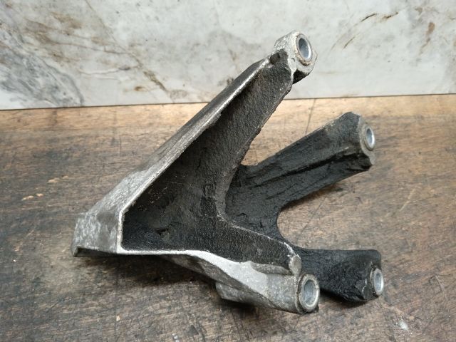 bontott SKODA SUPERB I Motor Tartó Bak (Fém)