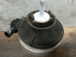 bontott SKODA SUPERB I Motor Tartó Bak (Pozíciófüggetlen)