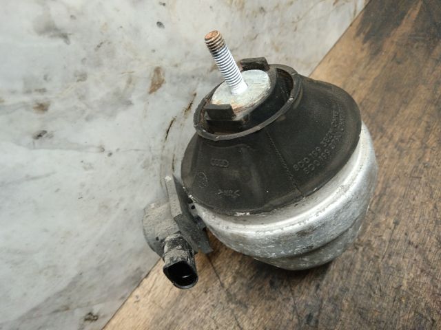 bontott SKODA SUPERB I Motor Tartó Bak (Pozíciófüggetlen)