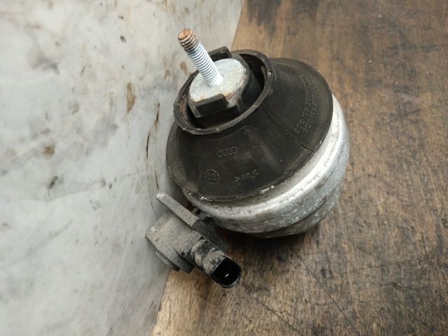 bontott SKODA SUPERB I Motor Tartó Bak (Pozíciófüggetlen)