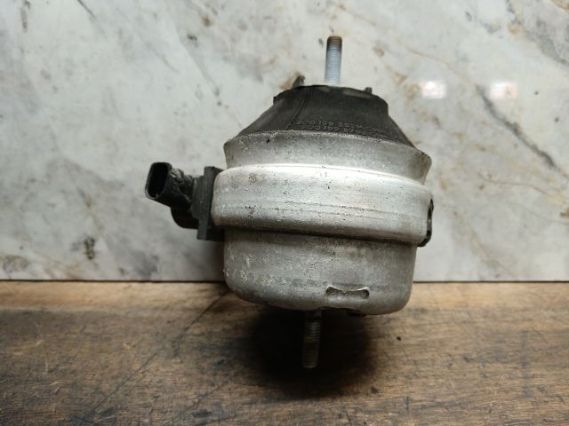 bontott SKODA SUPERB I Motor Tartó Bak (Pozíciófüggetlen)