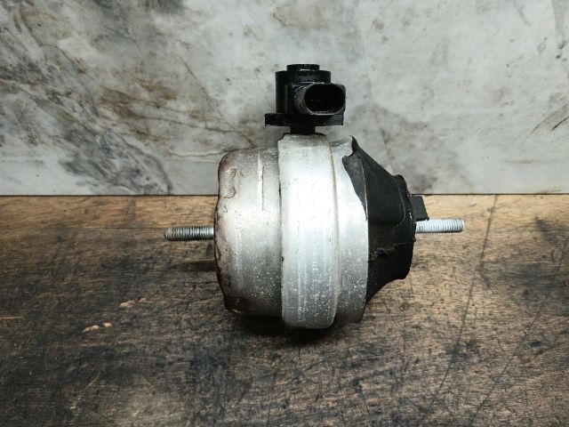 bontott SKODA SUPERB I Motor Tartó Bak (Pozíciófüggetlen)