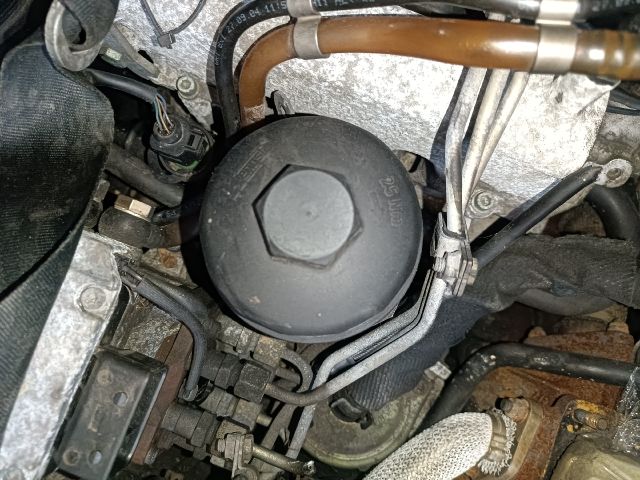 bontott SKODA SUPERB I Olajszűrő Ház