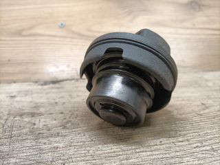 bontott SKODA SUPERB I Tanksapka