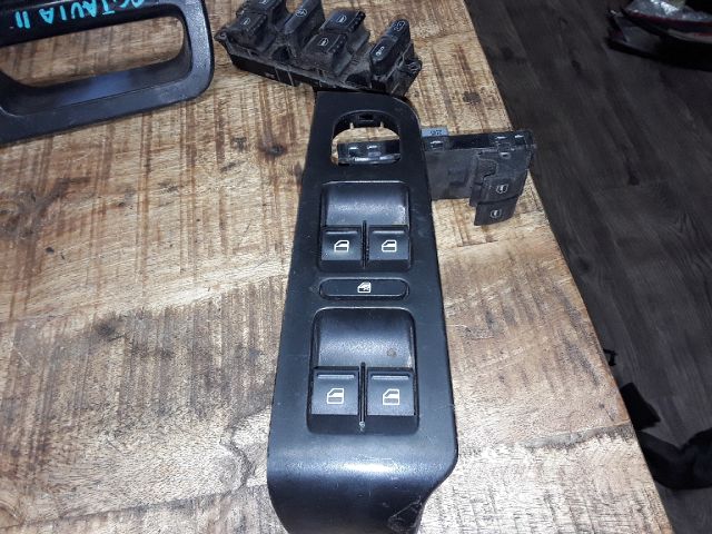 bontott SKODA SUPERB I Ablakemelő Kapcsoló Négyes / Kettes