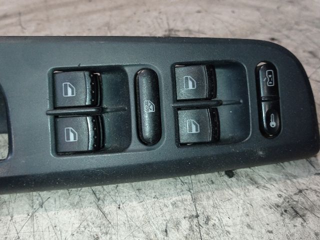 bontott SKODA SUPERB I Ablakemelő Kapcsoló Négyes / Kettes