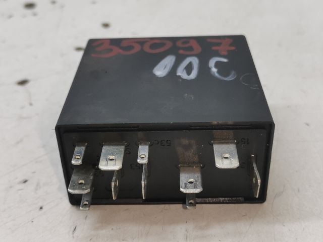 bontott SKODA SUPERB I Ablaktörlő Relé