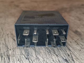 bontott SKODA SUPERB I Ablaktörlő Relé