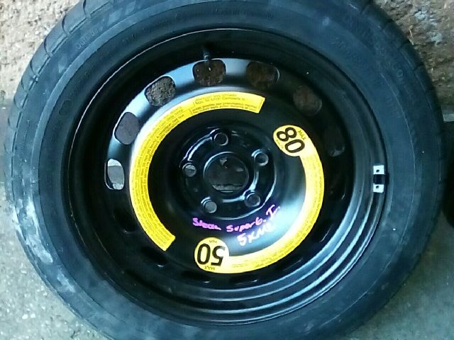 bontott SKODA SUPERB I Acélfelni Gumival (1 db)