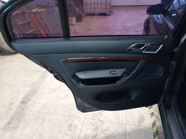 bontott SKODA SUPERB I Bal C Oszlop Burkolat