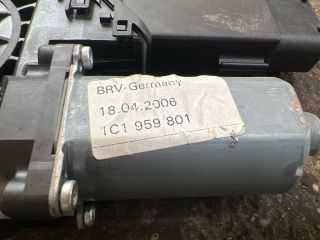 bontott SKODA SUPERB I Bal első Ablakemelő Motor