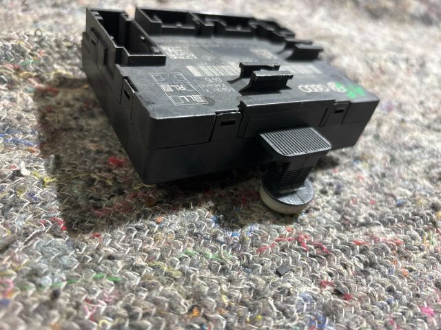 bontott SKODA SUPERB I Bal első Ajtó Vezérlőegység