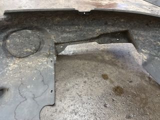 bontott SKODA SUPERB I Bal első Dobbetét (Kerékjárati, Műanyag)