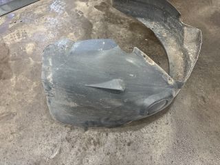 bontott SKODA SUPERB I Bal első Dobbetét (Kerékjárati, Műanyag)