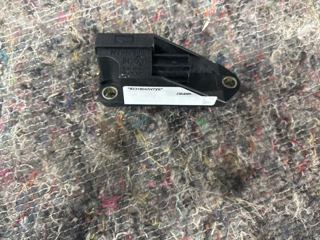 bontott SKODA SUPERB I Bal első Oldal Ütközés Érzékelő