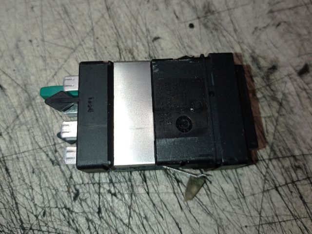 bontott SKODA SUPERB I Bal első Ülésfűtés Kapcsoló