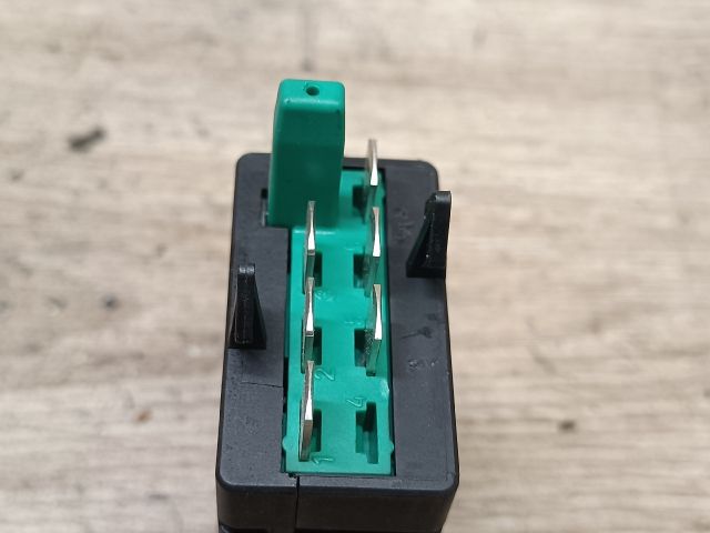 bontott SKODA SUPERB I Bal első Ülésfűtés Kapcsoló