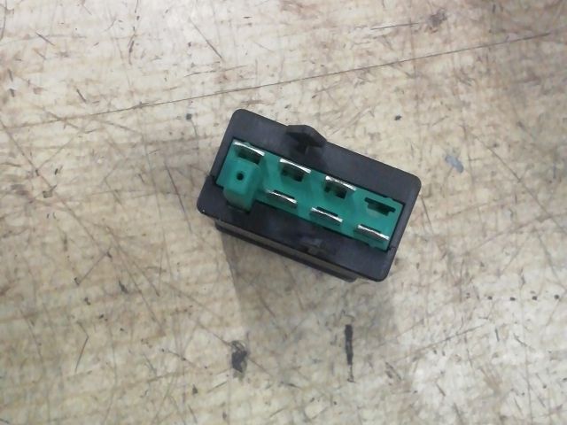 bontott SKODA SUPERB I Bal első Ülésfűtés Kapcsoló