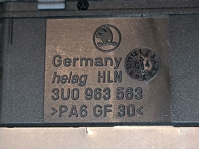 bontott SKODA SUPERB I Bal első Ülésfűtés Kapcsoló