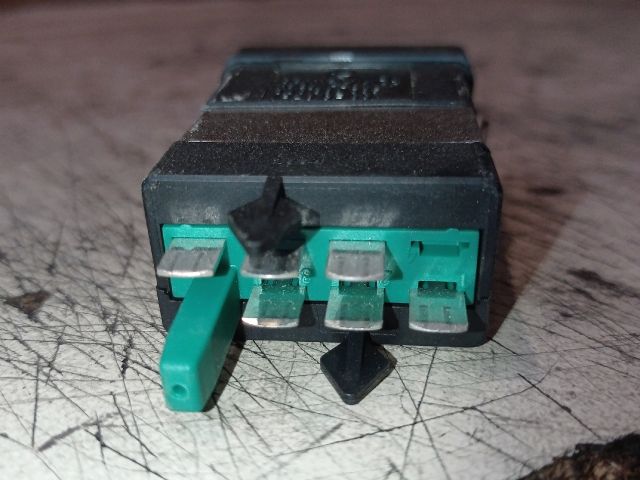 bontott SKODA SUPERB I Bal első Ülésfűtés Kapcsoló