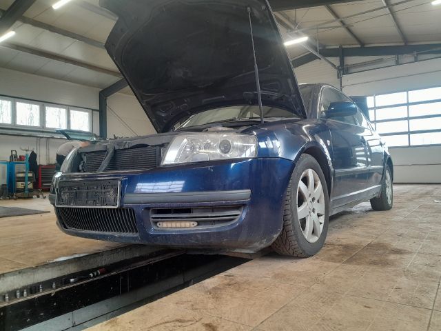 bontott SKODA SUPERB I Bal első Vízlehúzó Gumicsík