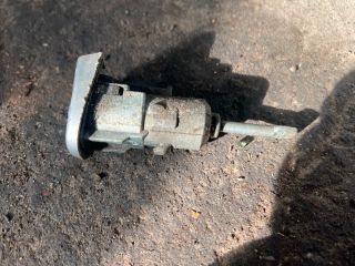 bontott SKODA SUPERB I Bal első Zárbetét