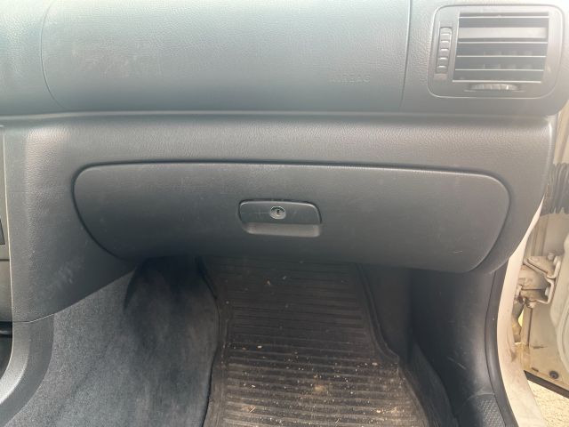 bontott SKODA SUPERB I Bal első Zsanér