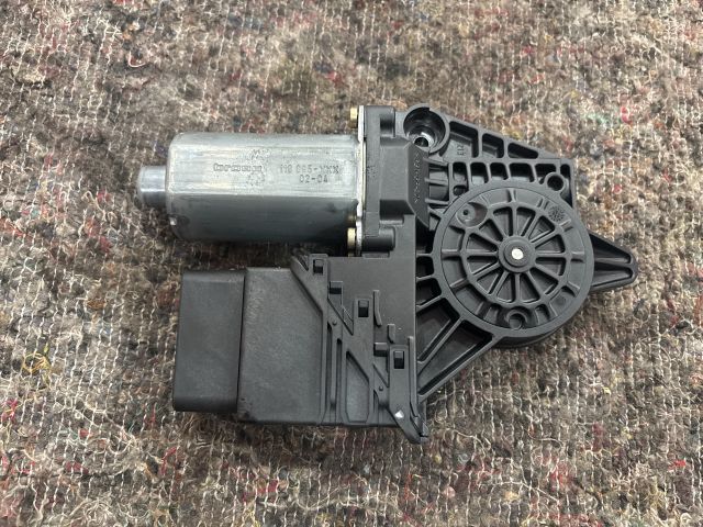 bontott SKODA SUPERB I Bal hátsó Ablakemelő Motor