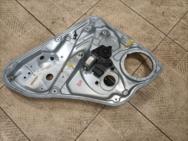 bontott SKODA SUPERB I Bal hátsó Ablakemelő Szerkezet (Elektromos)