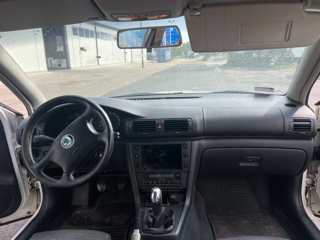 bontott SKODA SUPERB I Bal hátsó Biztonsági Öv Csat