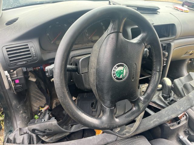 bontott SKODA SUPERB I Bal hátsó Fejtámla