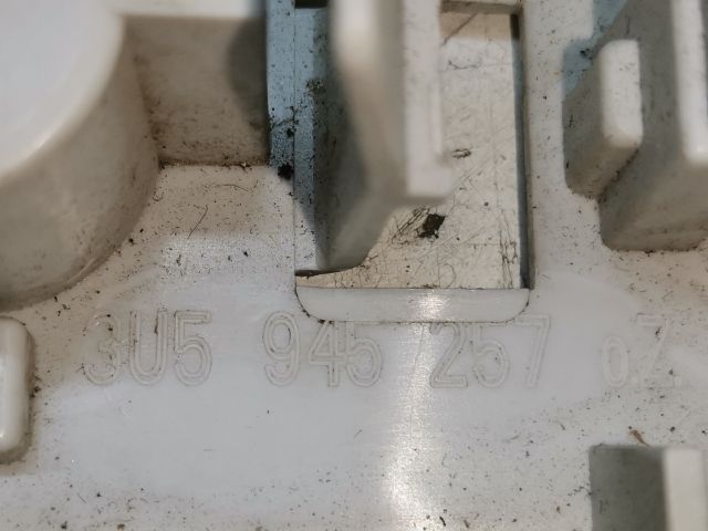 bontott SKODA SUPERB I Bal Hátsó Lámpa Foglalat