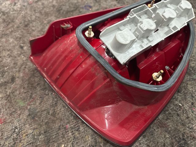 bontott SKODA SUPERB I Bal Hátsó Lámpa