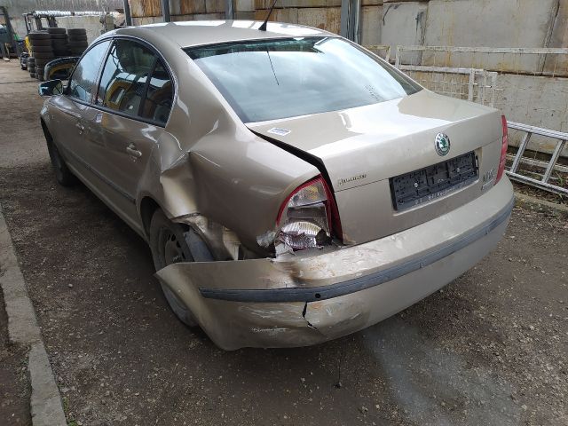 bontott SKODA SUPERB I Bal hátsó Vízlehúzó Gumicsík