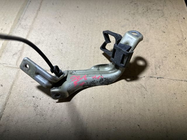 bontott SKODA SUPERB I Bal Sárvédő Oldaltartó