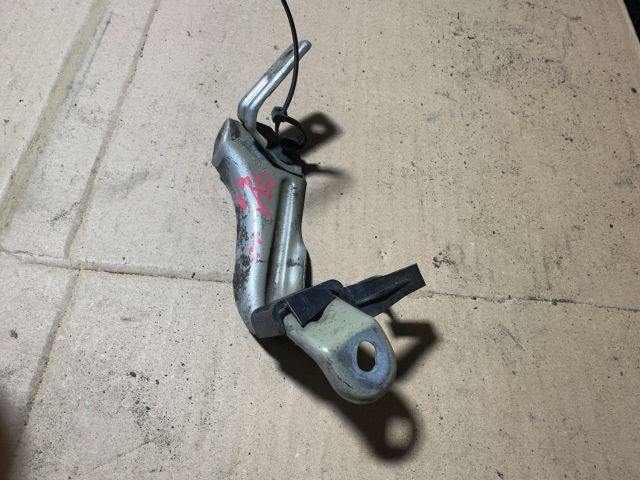 bontott SKODA SUPERB I Bal Sárvédő Oldaltartó